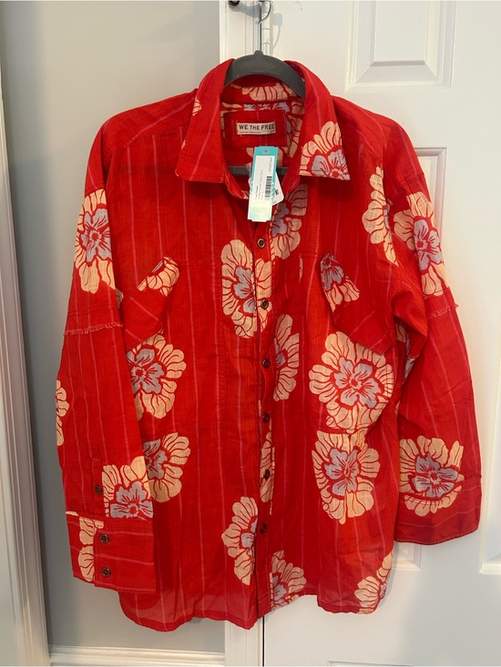 We The Free Tops - Free People We The Free Hidden Flower Camo Shirt NWT Red Floral Oversized Large